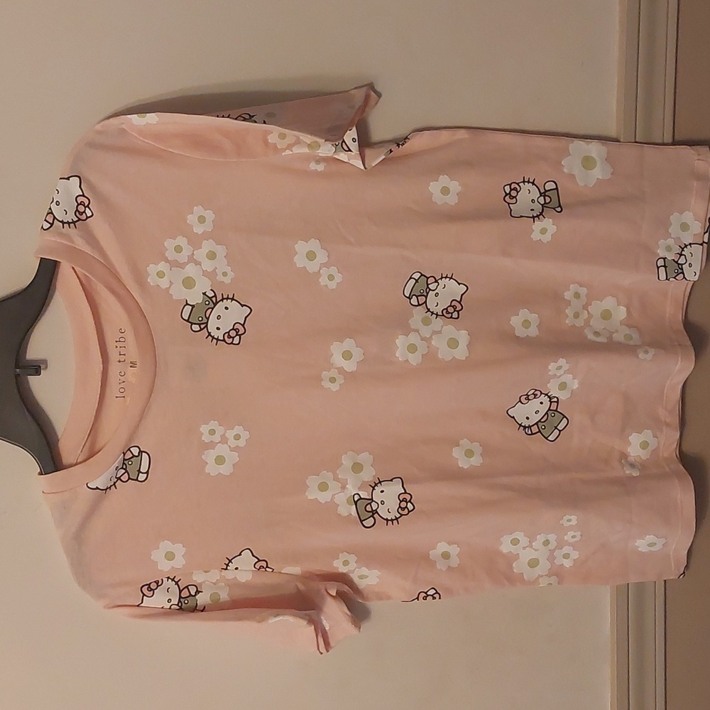 Love Tribe Sanrio Hello Kitty Floral Peach TShirt Sz M